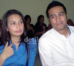 Jelang Bulan Puasa, Adjie Pengestu-Nadya Rujuk? 