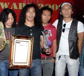 Slank Dianugerahi Civil Society Award