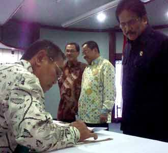 Sofyan Djalil Lantik Pengurus BUMN