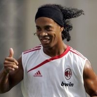 Maradona Menantikan Dinho