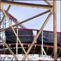 2 Rollercoaster Tabrakan, Lebih 21 Orang Luka-luka