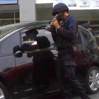 Sebuah Mobil Terparkir Menarik Kecurigaan Tim Gegana