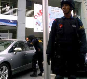 Apartemen Metropolis Diancam Bom