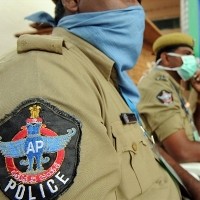 Risaukan Keamanan, Ganda Austria Mundur