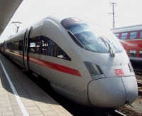  Melesat dengan Kereta Peluru ICE 