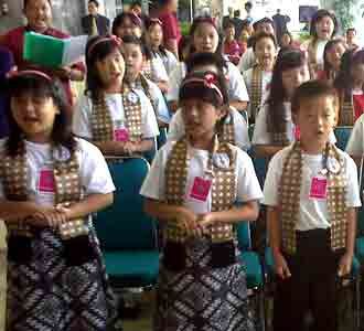 Tamu DPR Dihibur Orkes Anak