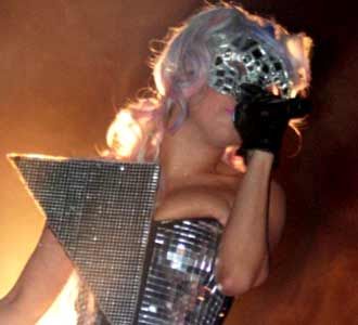 Aksi Lady Gaga di Singapura