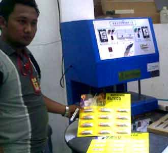Polisi Gerebek Home Industri Lem Palsu