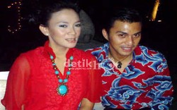 Dian Nitami Ibadah Sambil Syuting Sinetron Religi