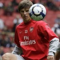 Siapa Gelandang Serangmu, Wenger?