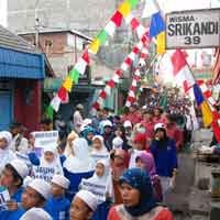 Jelang Ramadan, Ratusan Anak Gelar Pawai di Lokalisasi