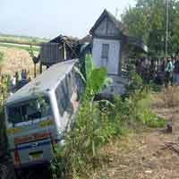 Mayat Pria Ditemukan di Reruntuhan Warung, Korban Tewas Jadi  Lima 