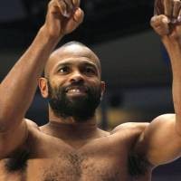 Roy Jones Masih Sakti