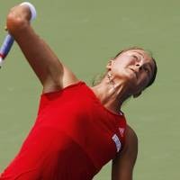 Pennetta Kelelahan, Safina Menang Mudah