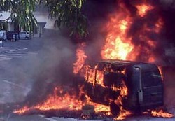 Diduga Korsleting, Kijang Terbakar di Tol Jagorawi