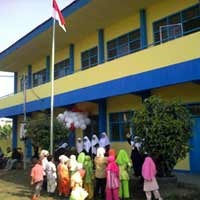 Agustusan ala Pelajar SD Diwarnai Pelepasan Balon Merah Putih