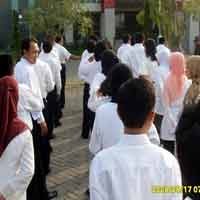 Upacara HUT RI Ala Pegawai Kantor Pajak 