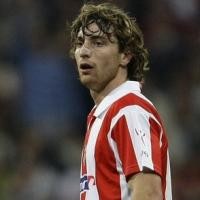 Liverpool Cari Bek Tengah