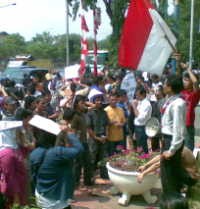 Ratusan Pedagang Koja Geruduk Walikota Jakut