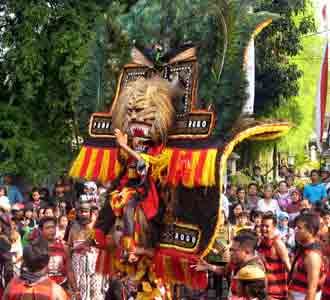 Kirab Budaya di Solo