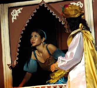 STIKOM Gelar Teater Komedi Musikal 