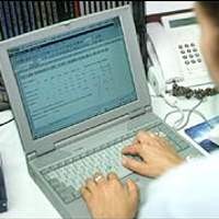 Ibu Bertengkar, Iklan Seks Anak Nongol Online