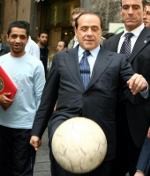 Berlusconi Dukung Pembatasan Gaji 