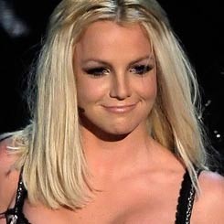 Kampanye Presiden, Britney Spears Seksi Berbikini