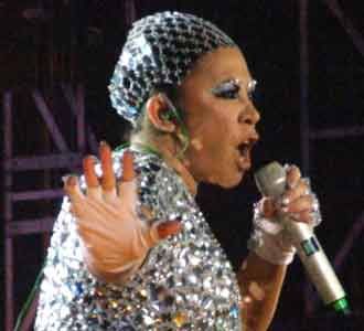 Glow: Melly Goeslaw Banget!