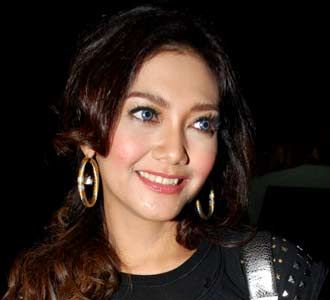 Senyum Manis Bella Saphira Senyum Manis Bella Saphira