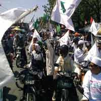 Massa FPI Serukan Penutupan Lokalisasi di Surabaya