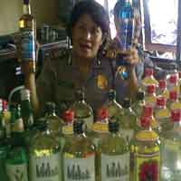 Razia Pekat, Polisi Sita Ratusan Botol Miras