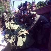 Tenda Dibongkar, SPM Grand Aquila Berteduh di Bawah Terpal