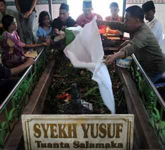 Makam Syekh Yusuf Ramai Peziarah