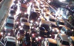  Malam Awal Puasa, Kemacetan Jakarta Menggila