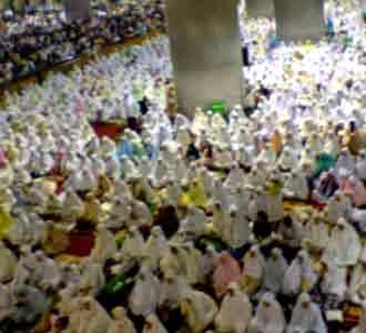 Tarawih Pertama, Istiqlal Padat