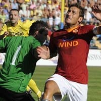 Roma Tertahan, Hamburg Berpesta