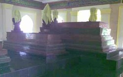  Berkunjung ke Makam Sultan Siak di Pekanbaru