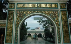 Manis-manis di Masjid Sunda Kelapa