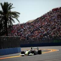 Barrichello Manfaatkan Kesalahan McLaren