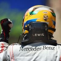 Pole Fantastis Buat Hamilton 
