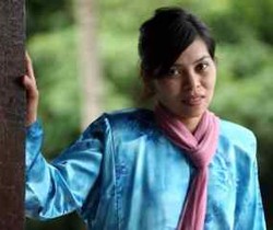 Kartika Sari Dewi Shukarno Dibebaskan dari Hukuman Cambuk