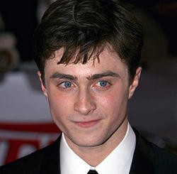 Daniel Radcliffe Ingin Sutradarai Film Gangster 