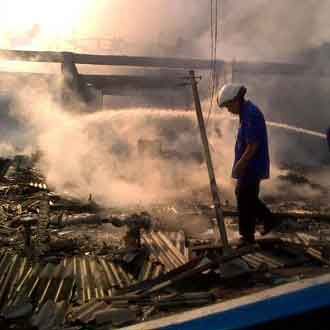Pabrik Kedaung Indah Terbakar