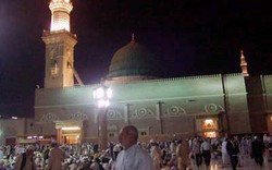 Masjid Nabawi Diselimuti Kabut Debu