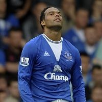 City & Everton Sepakat Transfer Lescott 