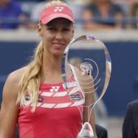Jadi Hewitt, Dementieva Tekuk Sharapova