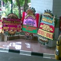 Rangkaian Bunga Penuhi DPRD DKI Jakarta