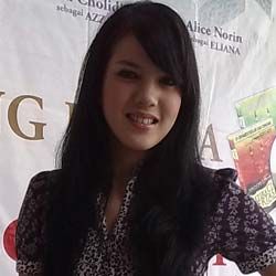 Calon Janda, Alice Norin Direstui Keluarga Calon Janda, Alice Norin Direstui Keluarga