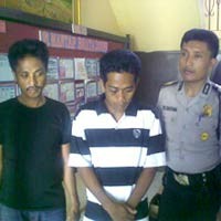 Pengembat Ponsel Jadi Sansak Hidup